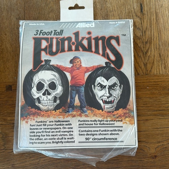 VINTAGE ALLIED 3 FOOT TALL FUNKINS BAGS HALLOWEEN - Picture 1 of 2